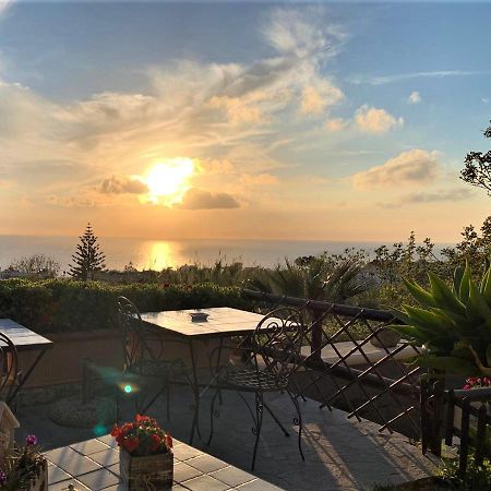La Terrazzina Sul Tramonto Bed & Breakfast Forio  ภายนอก รูปภาพ