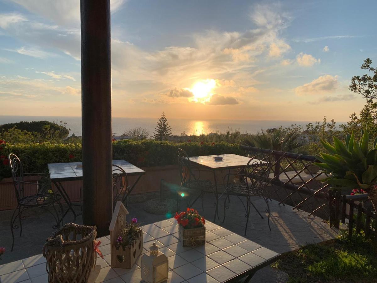 La Terrazzina Sul Tramonto Bed & Breakfast Forio  ภายนอก รูปภาพ